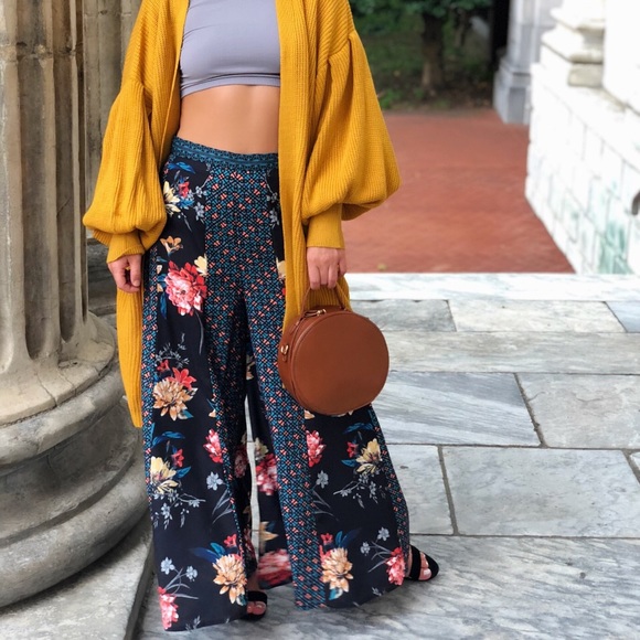 🆕BriBri Floral Mixed Print Cropped Wide Leg Pants - Picture 7 of 8